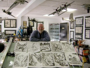 John Byrne et encore des commissions, son studio en arrière plan