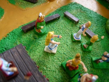 Village Astérix miniature 292 Envoi 41 placement Falbala au bal.jpg