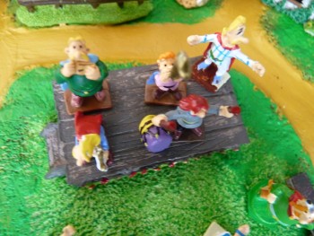 Village Astérix miniature 363 Envoi 53 le placement.jpg