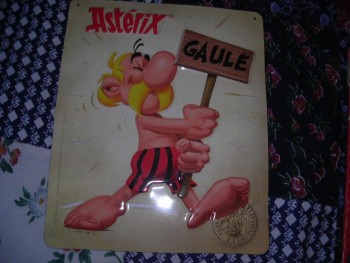 une plaque émaillé asterix pour ma vitrine